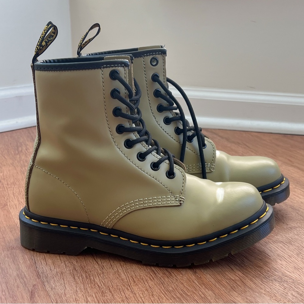 Dr. Martens 1460 Smooth Leather Lace-Up Boots - ‘Pale Olive’